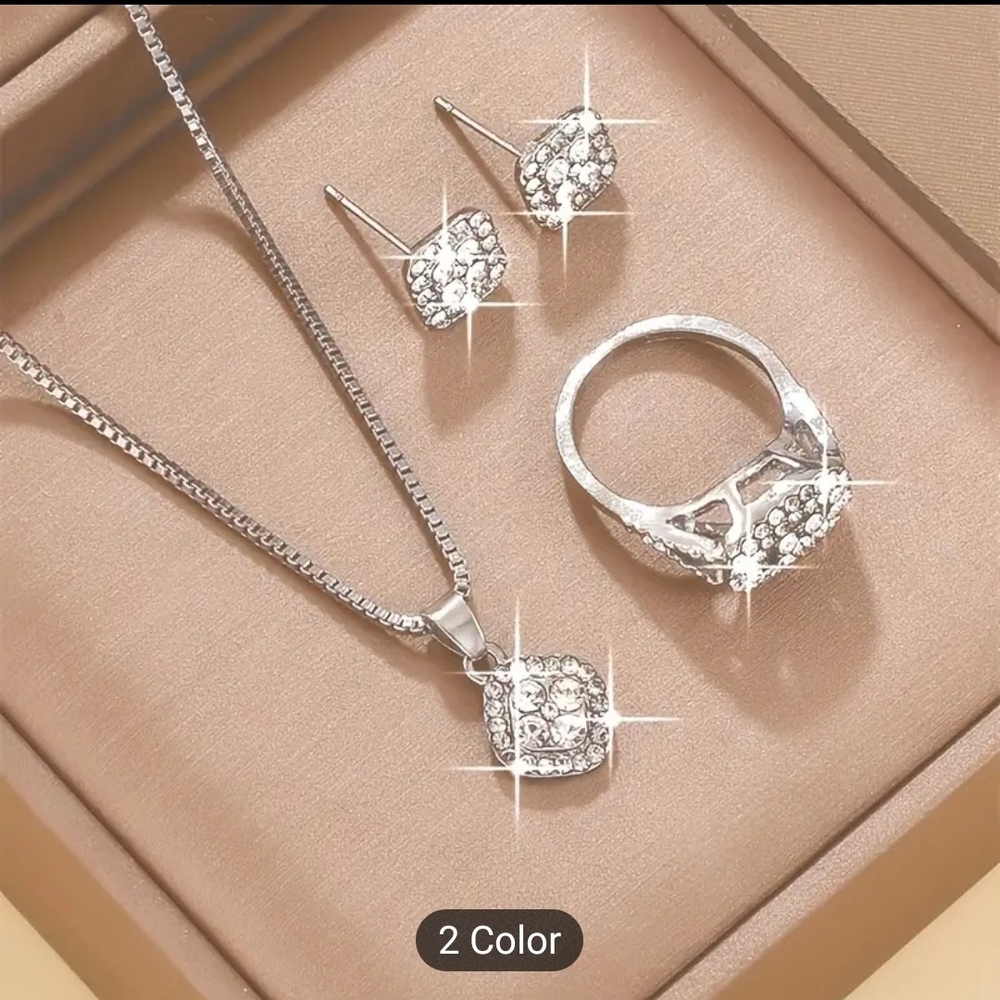 Elegant Silver Jewelry Set